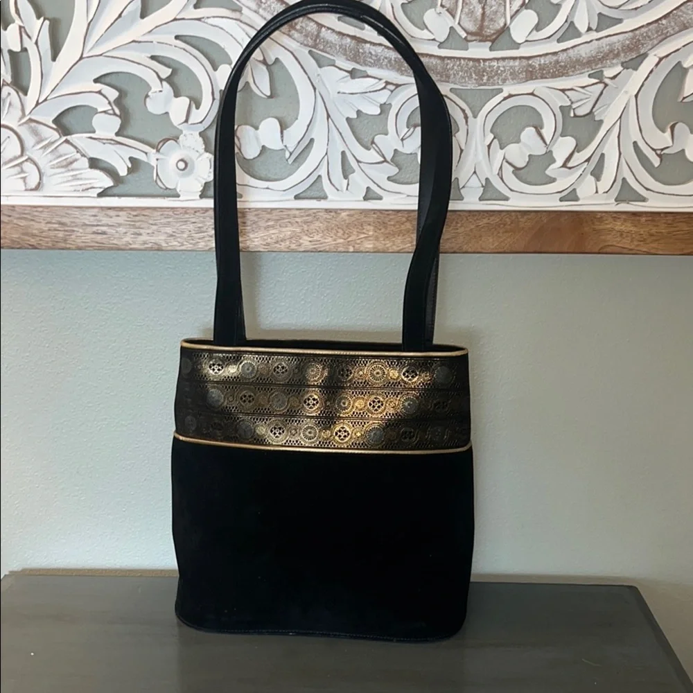 Salvatore Ferragmo Elegant Black Suede Bucket Shoulder Bag w Gold Accents EUC